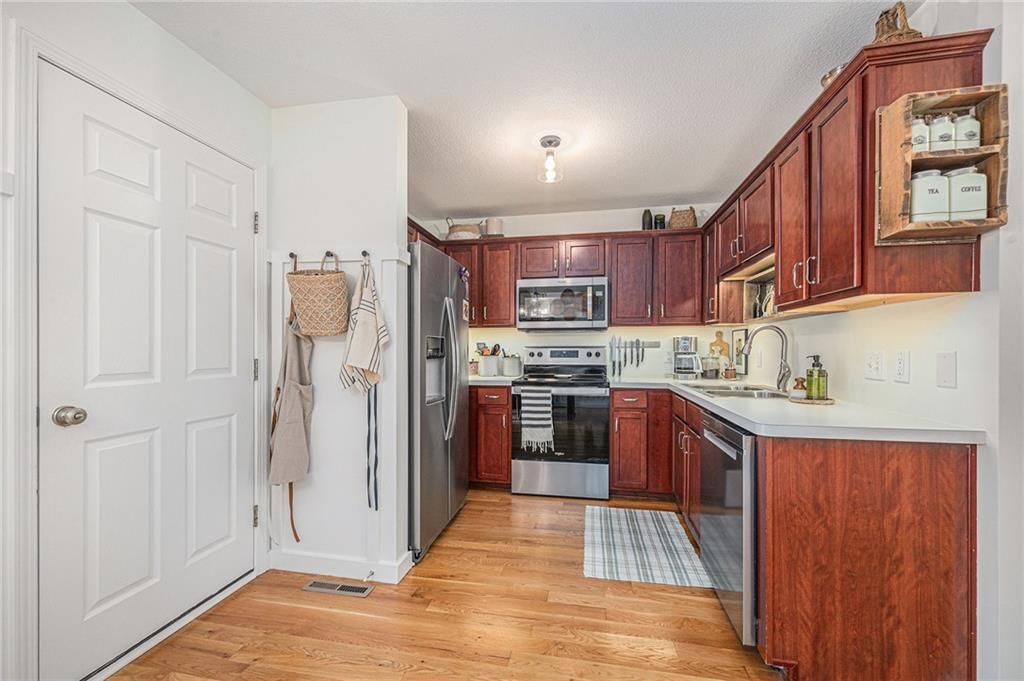 8125 N Drury Avenue — photo 9