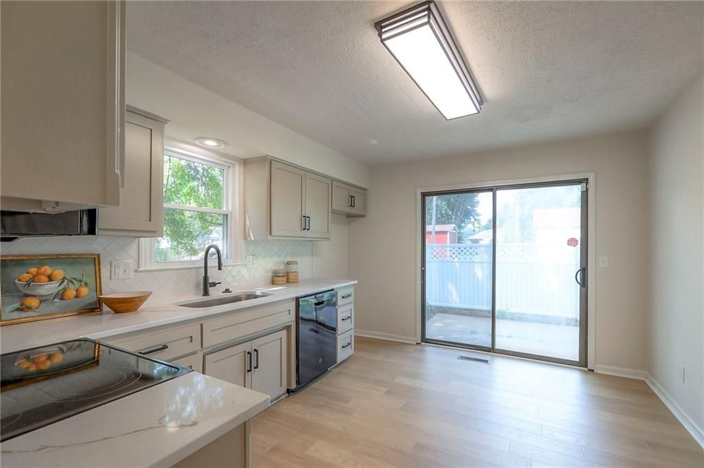6704 N Agnes Avenue — photo 10