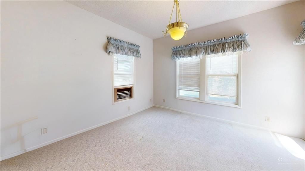 805 W Sycamore Street — photo 19