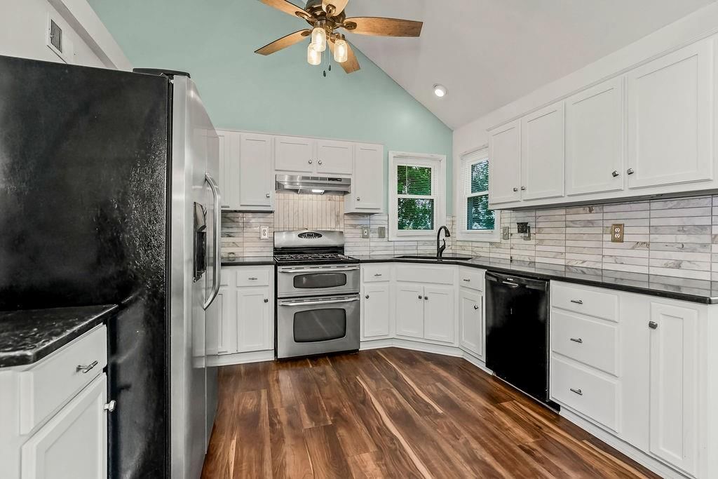 6301 Anderson Street — photo 10