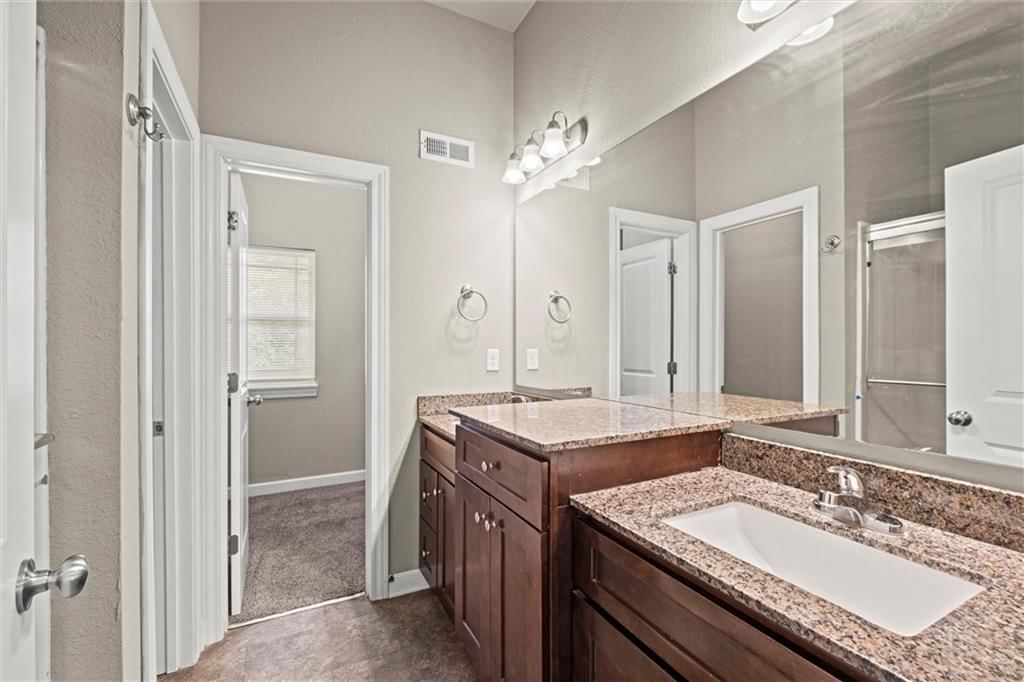 Photo 14 of 32 - 606 N 74th Street