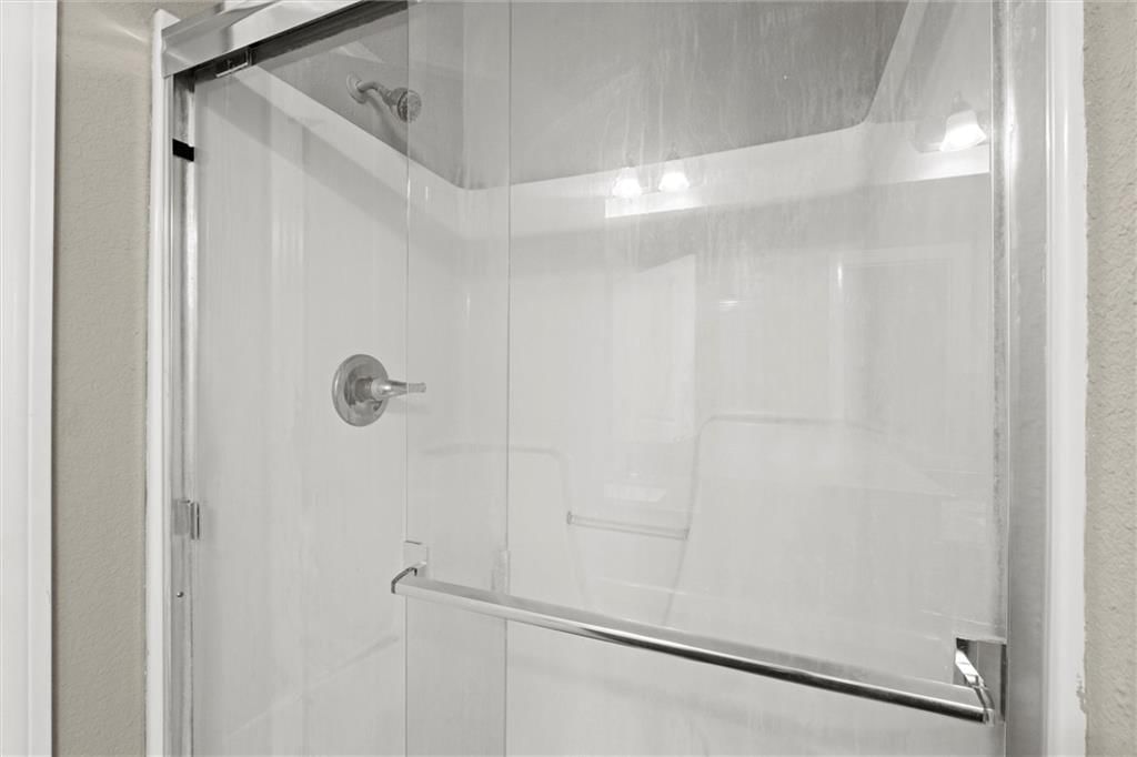 Photo 15 of 32 - 606 N 74th Street