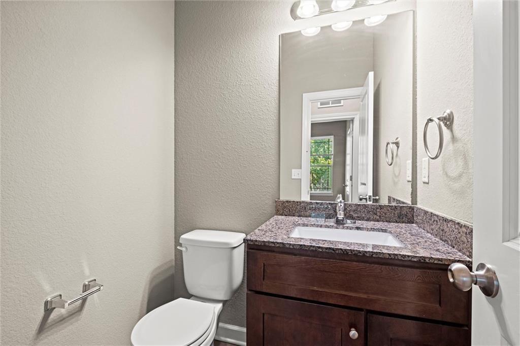 Photo 18 of 32 - 606 N 74th Street