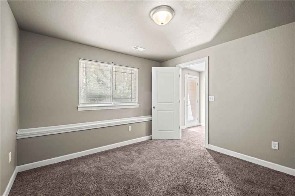 Photo 20 of 32 - 606 N 74th Street