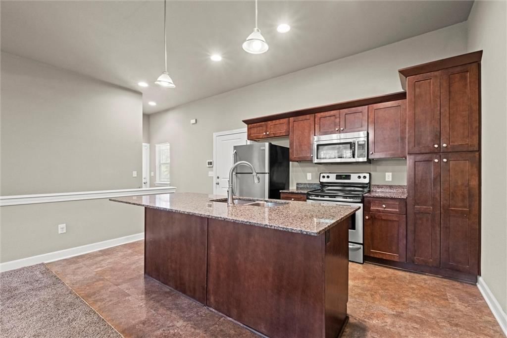 Photo 3 of 32 - 606 N 74th Street