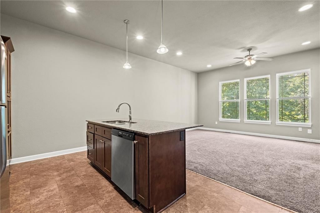 Photo 5 of 32 - 606 N 74th Street