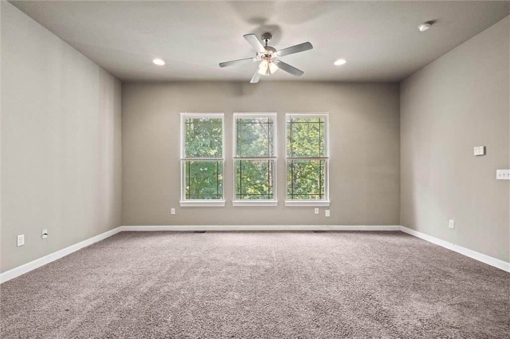 Photo 6 of 32 - 606 N 74th Street