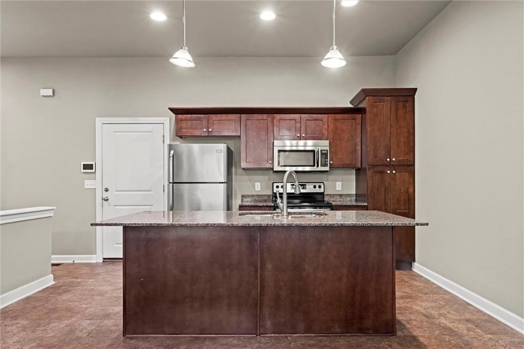 Photo 8 of 32 - 606 N 74th Street