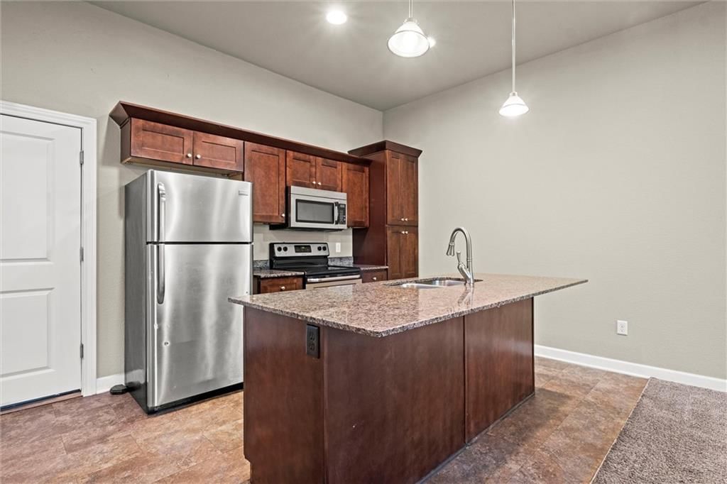 Photo 9 of 32 - 606 N 74th Street