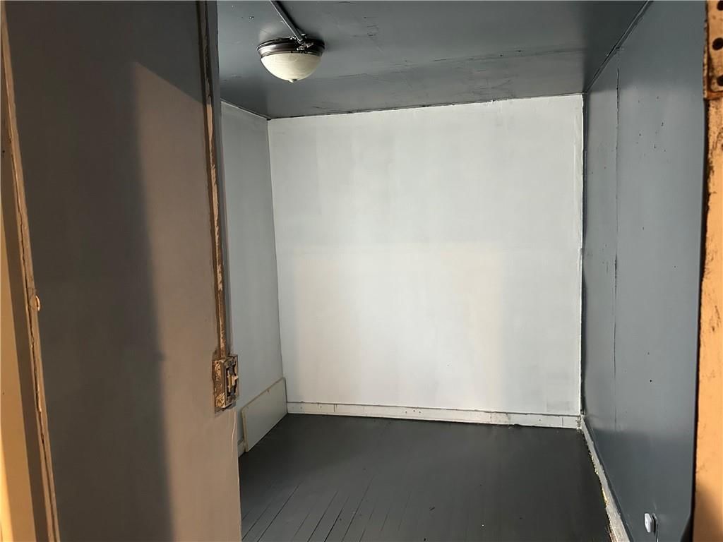 805 Lyons Avenue — photo 10