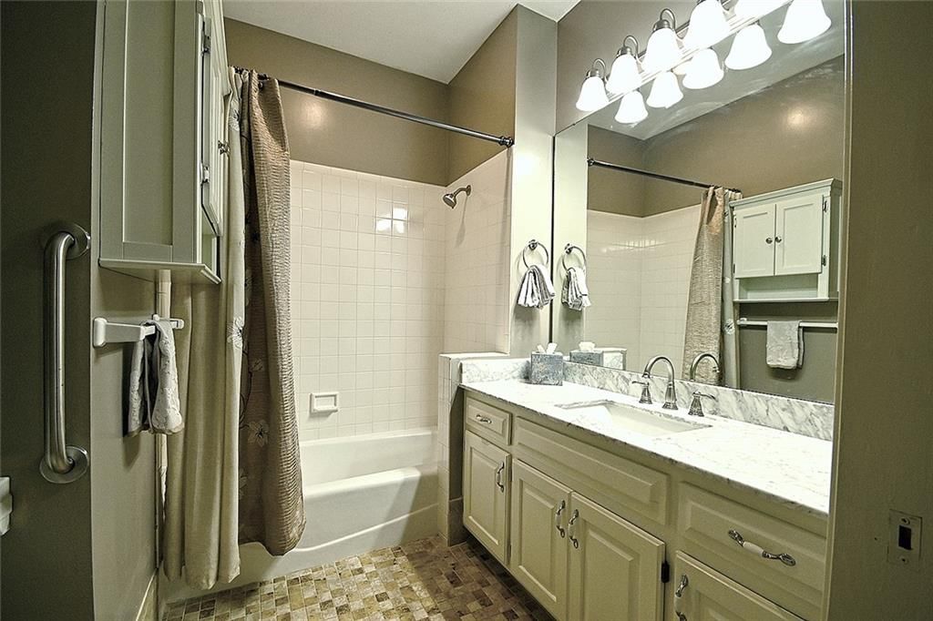 5218 W 122nd Street — photo 19