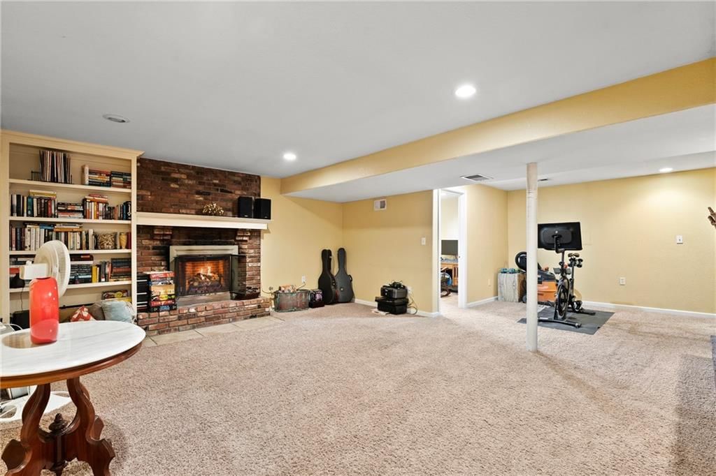 6705 S Elm Street — photo 23
