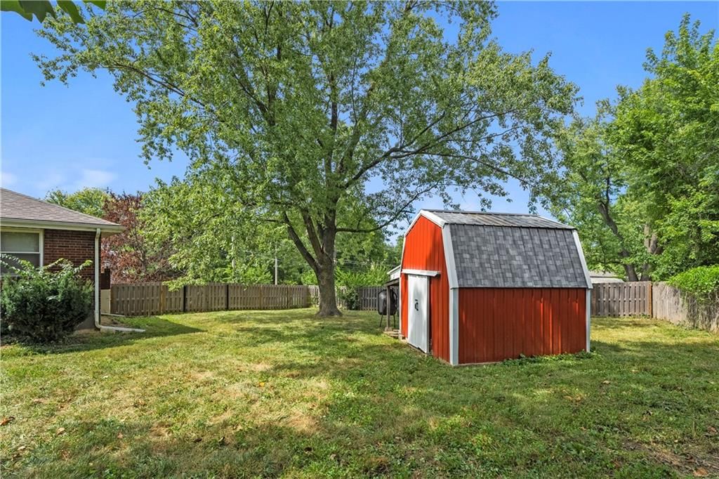 6705 S Elm Street — photo 31