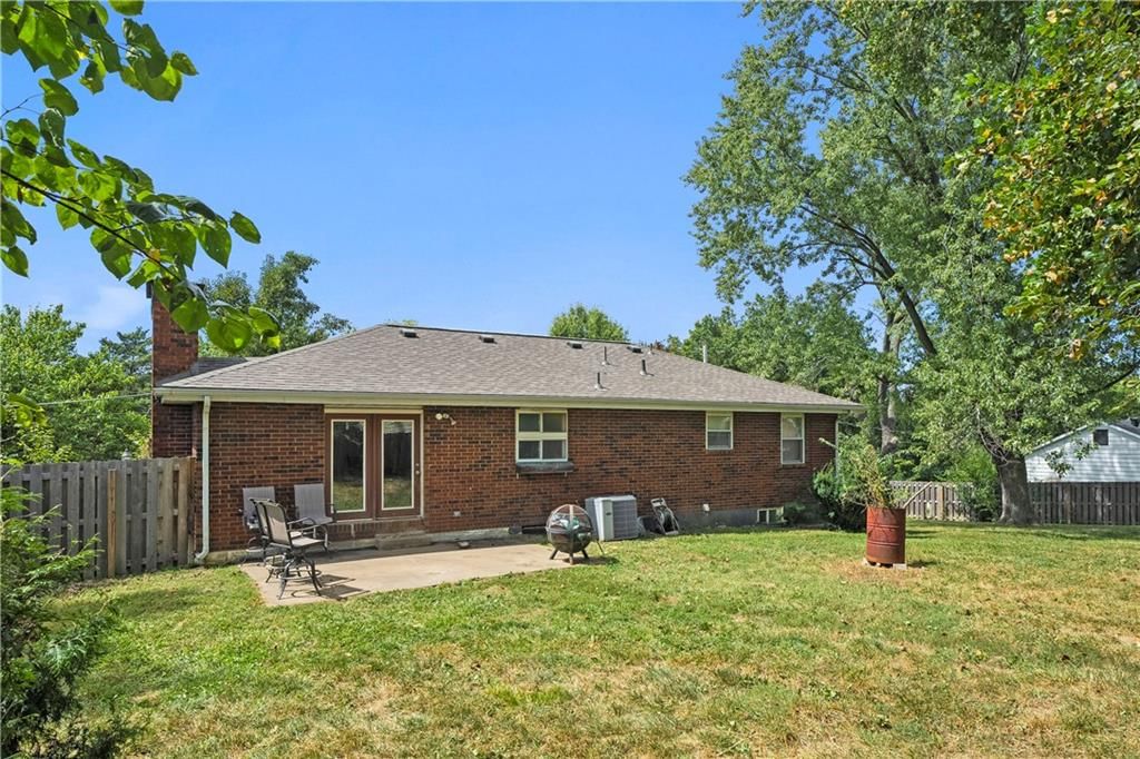 6705 S Elm Street — photo 33