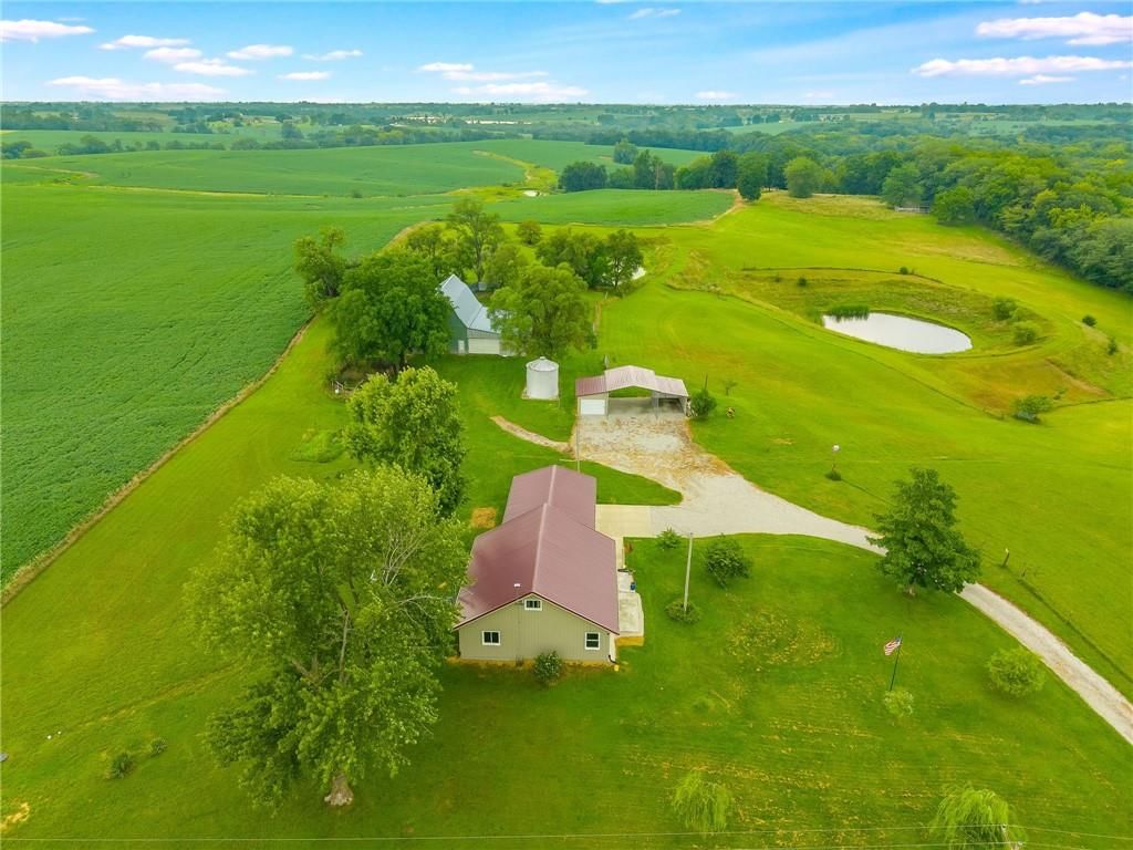 1611 NW Millcreek Drive — photo 31