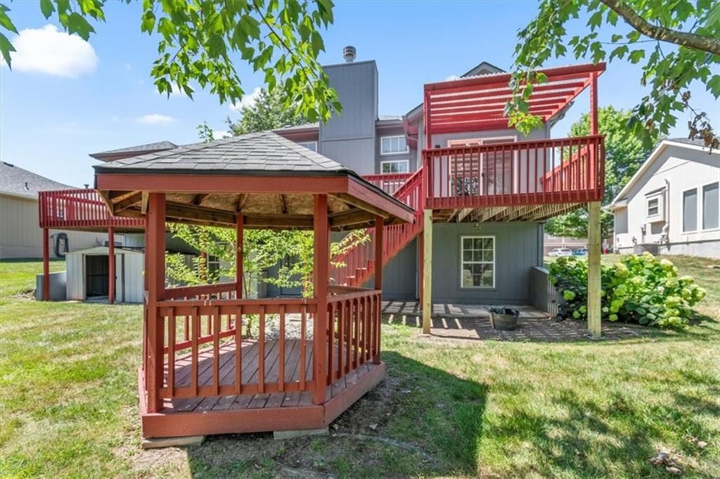 709 SW Graystone Drive — photo 29
