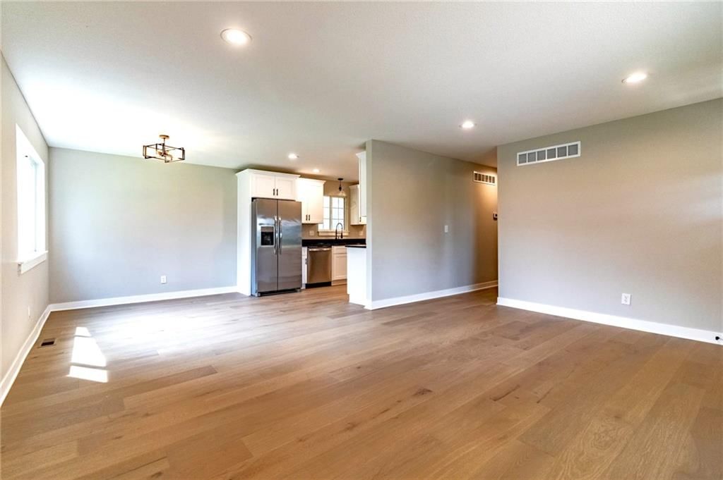 204 S Race Street — photo 11
