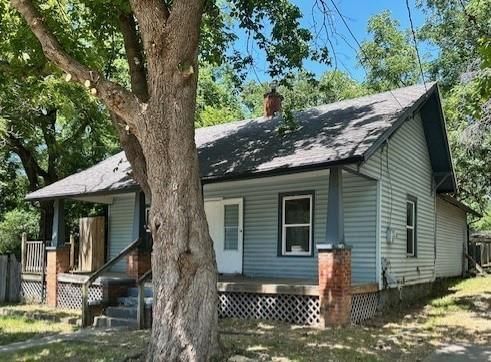 718 W Maple Street — photo 2