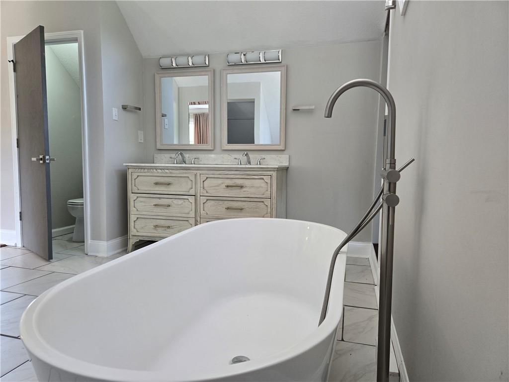 4949 Tracy Avenue — photo 13