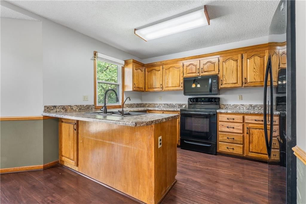611 N Sycamore Street — photo 12
