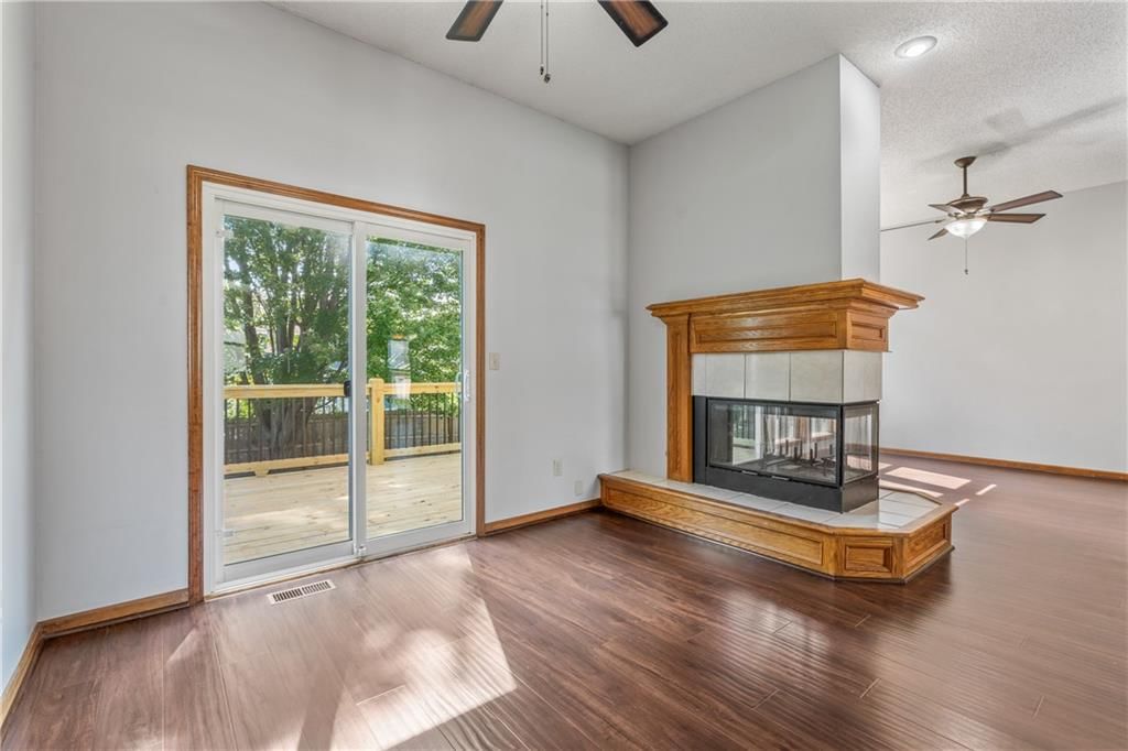 611 N Sycamore Street — photo 17
