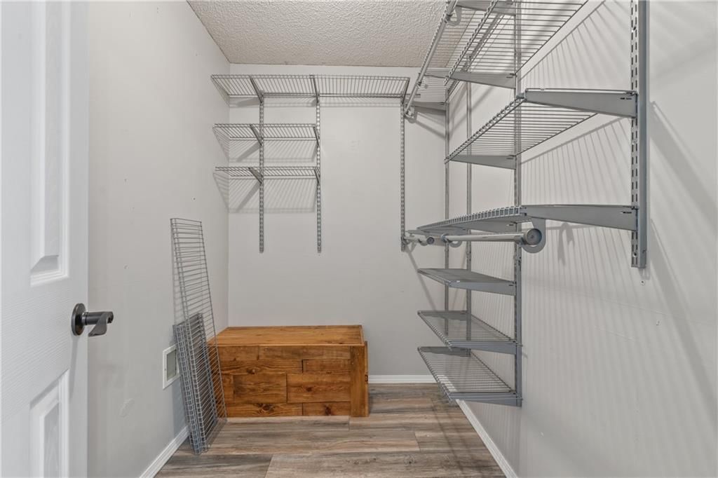 611 N Sycamore Street — photo 24