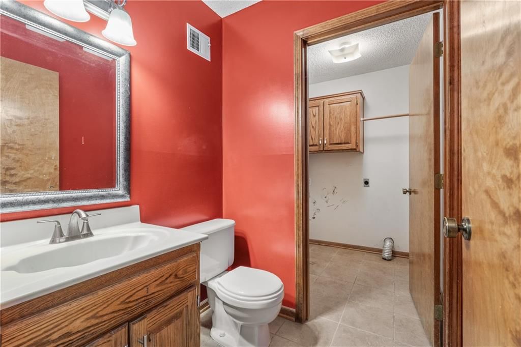 611 N Sycamore Street — photo 34