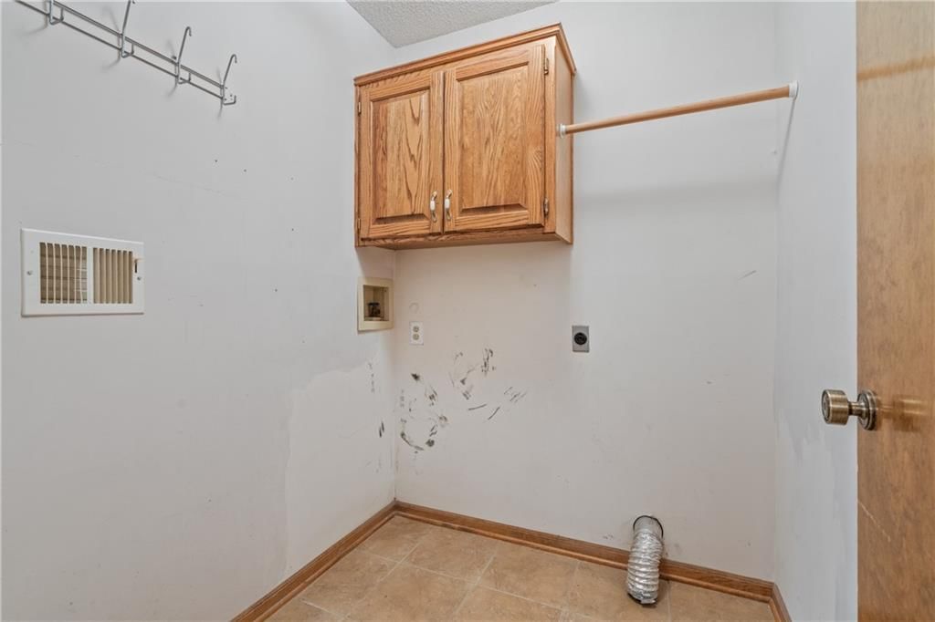 611 N Sycamore Street — photo 35