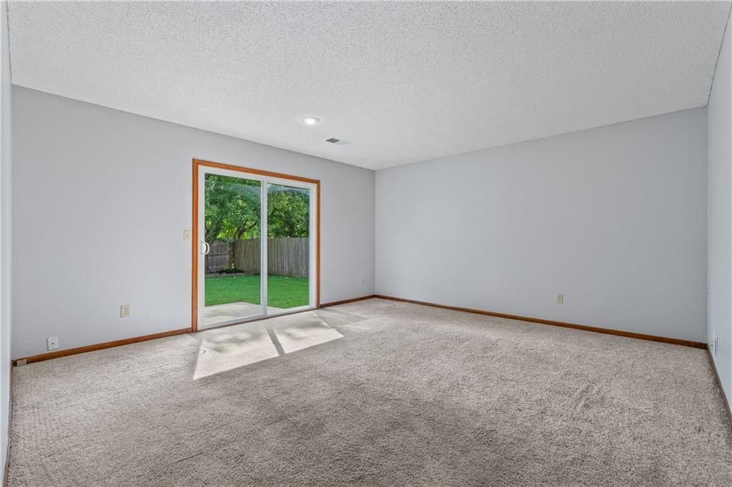611 N Sycamore Street — photo 36
