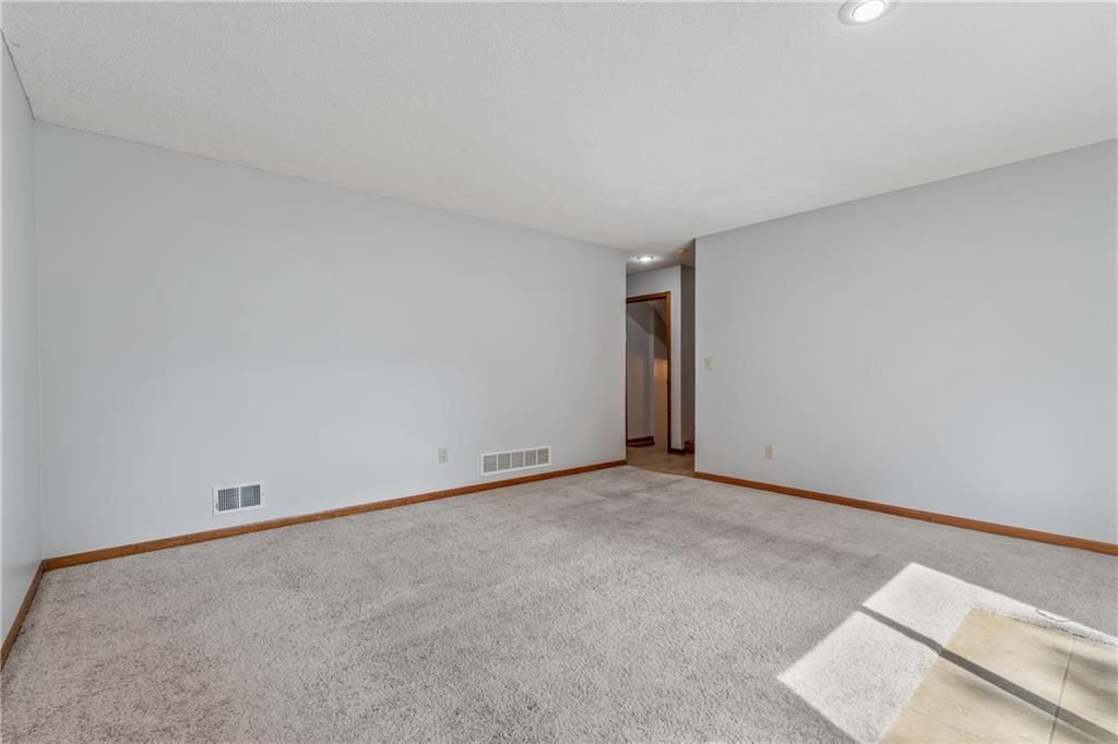 611 N Sycamore Street — photo 38