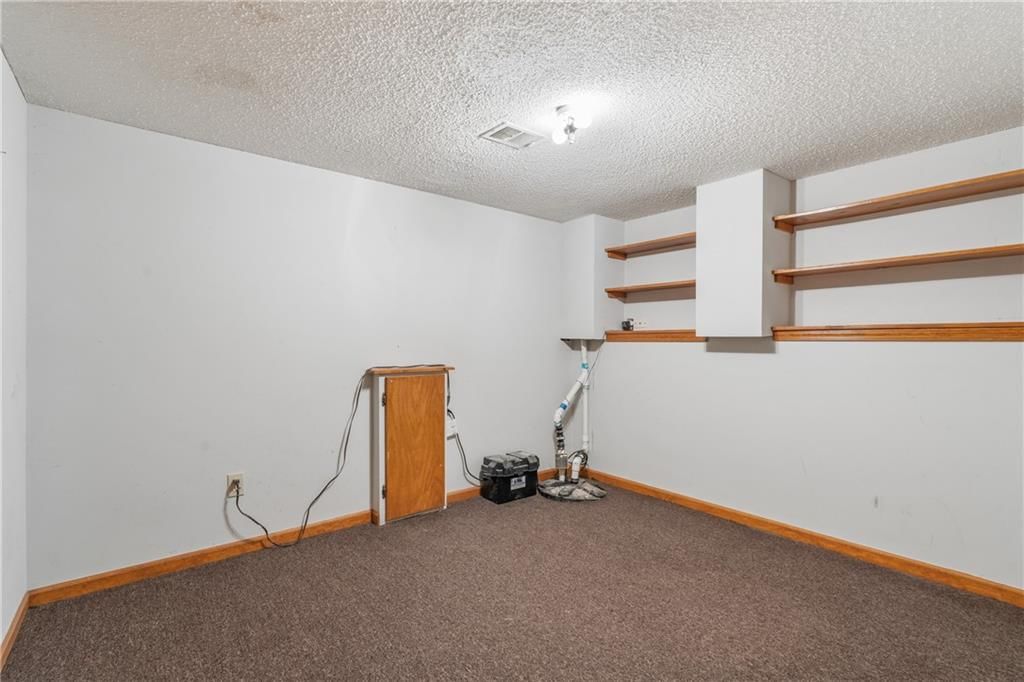 611 N Sycamore Street — photo 42