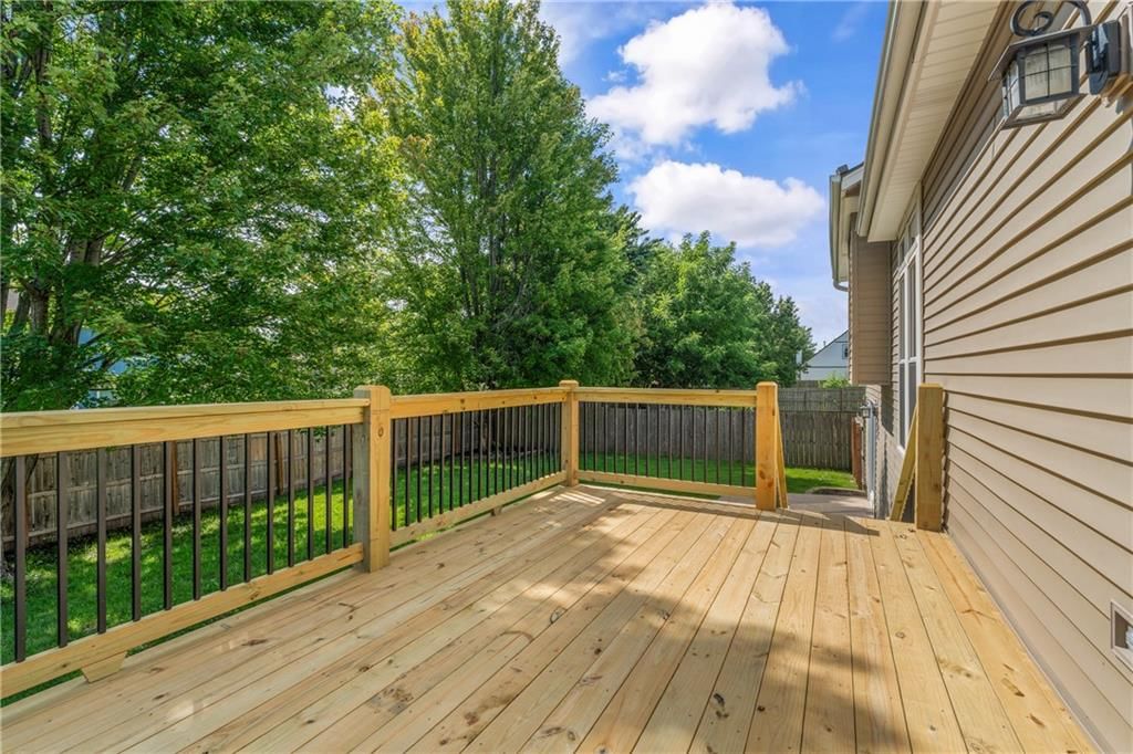 611 N Sycamore Street — photo 44