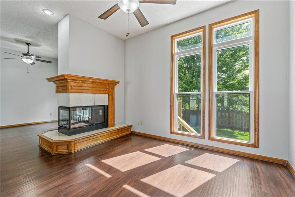 611 N Sycamore Street — photo 6
