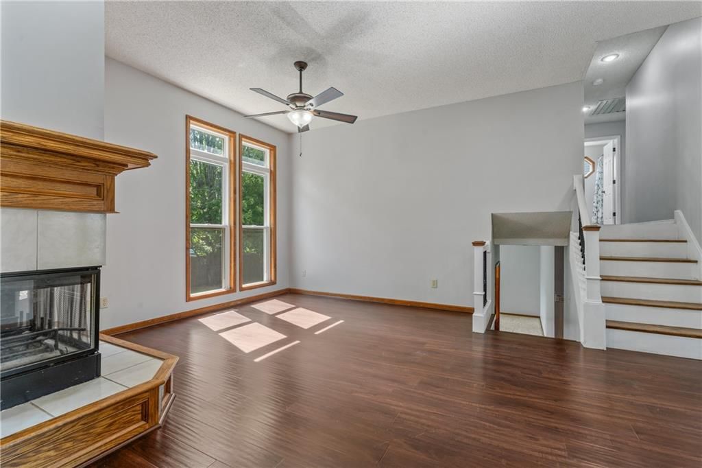 611 N Sycamore Street — photo 7