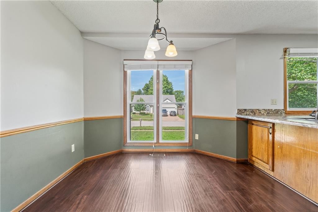 611 N Sycamore Street — photo 9