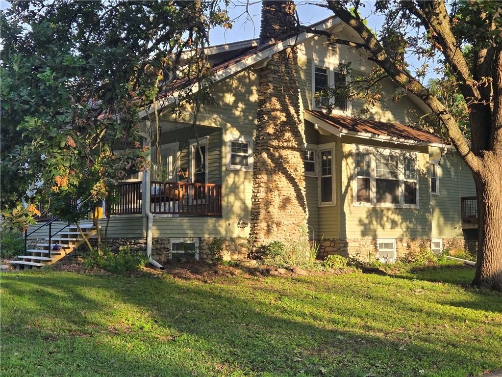601 E Peoria Street — photo 36