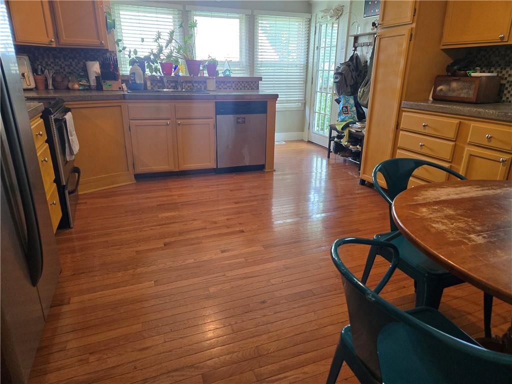 601 E Peoria Street — photo 8
