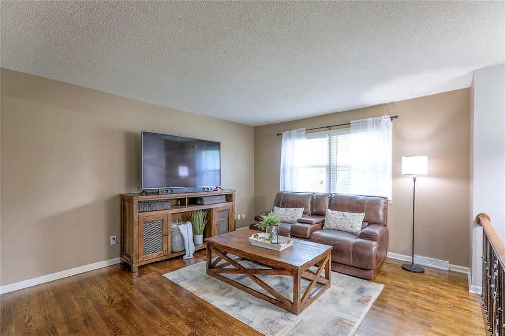 606 W Smith Street — photo 2