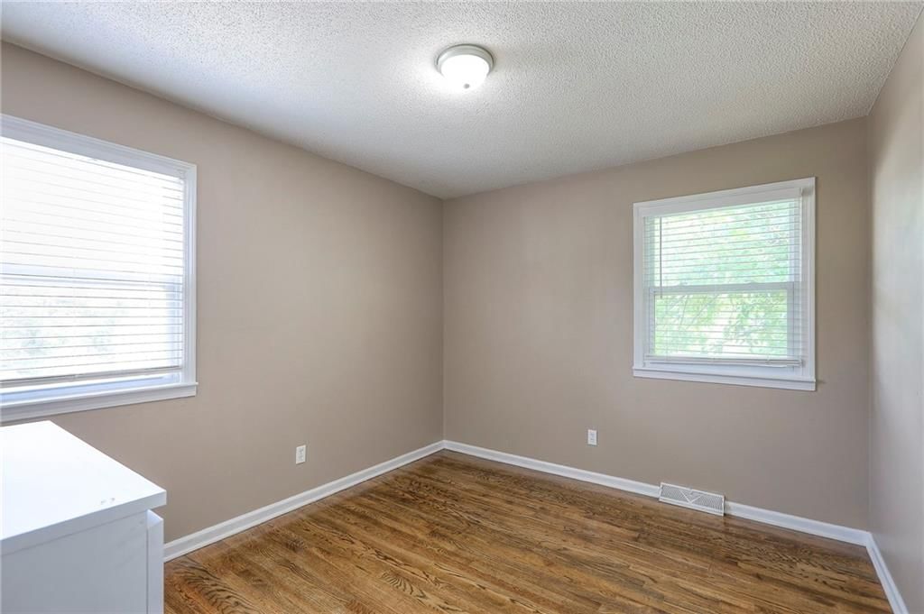 606 W Smith Street — photo 13