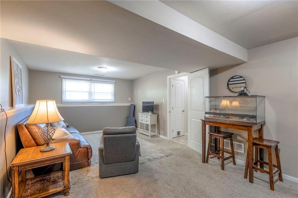 606 W Smith Street — photo 16