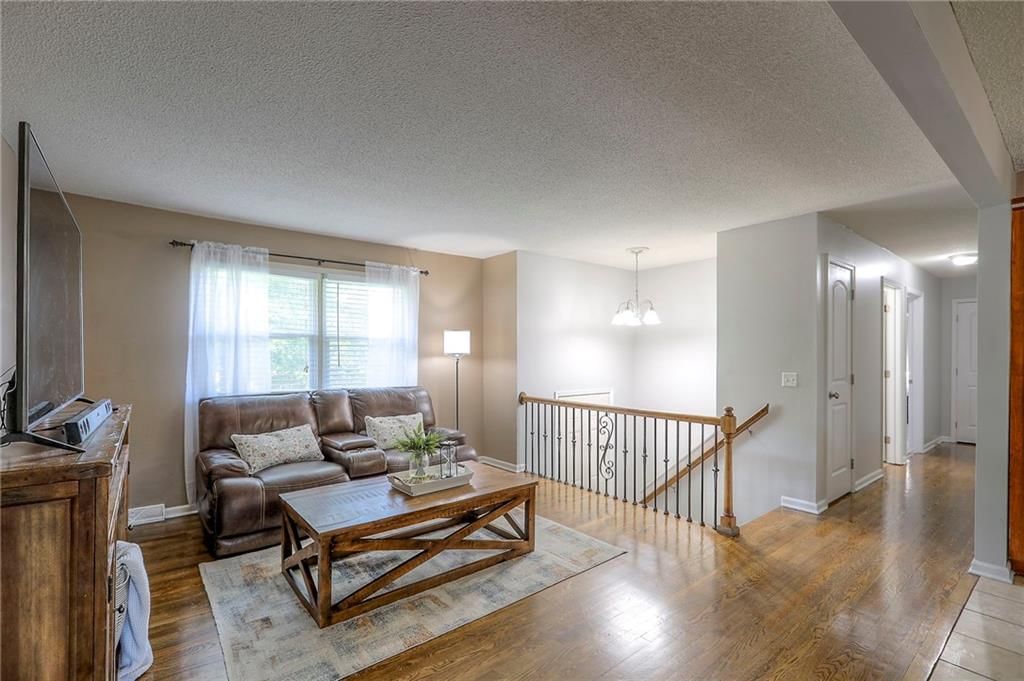 606 W Smith Street — photo 3