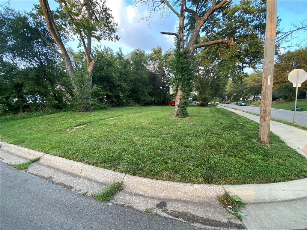 2913 S 50th Street — photo 6