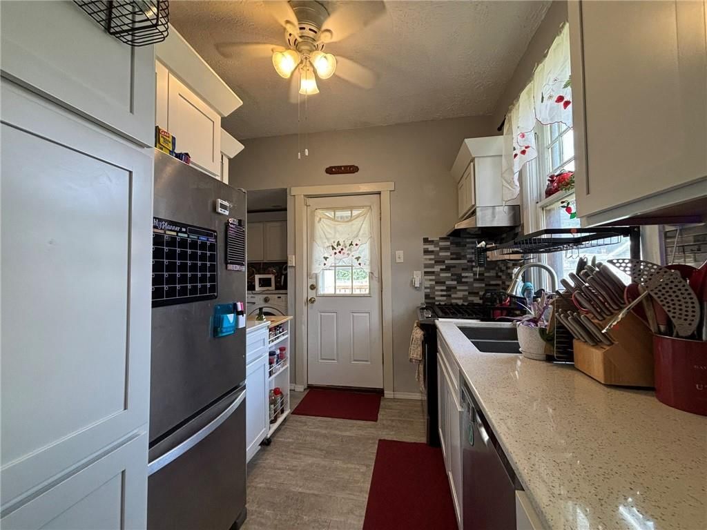 2820 S 24th Street — photo 13