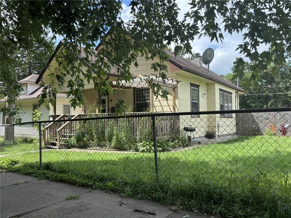 2820 S 24th Street — photo 4