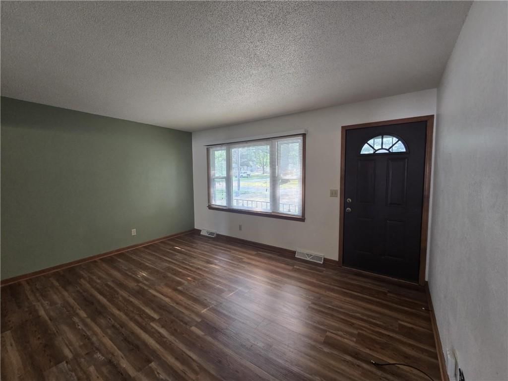 1103 S Water Street — photo 8