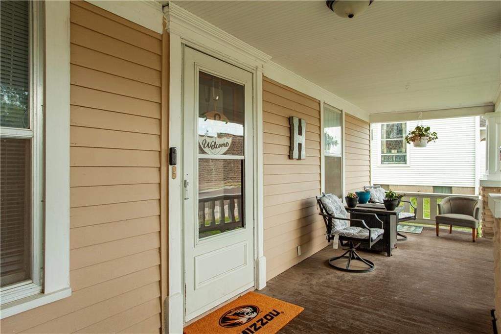 402 Bridge Street — photo 4