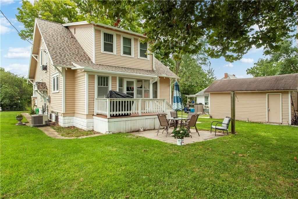 402 Bridge Street — photo 33