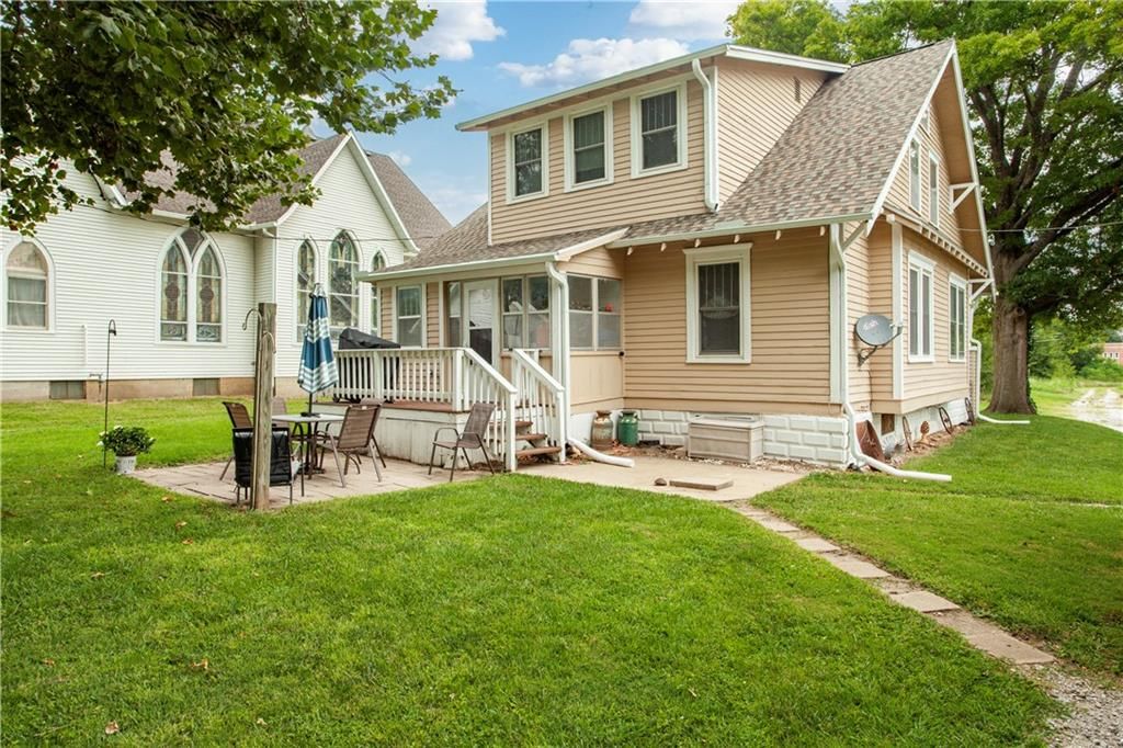 402 Bridge Street — photo 6