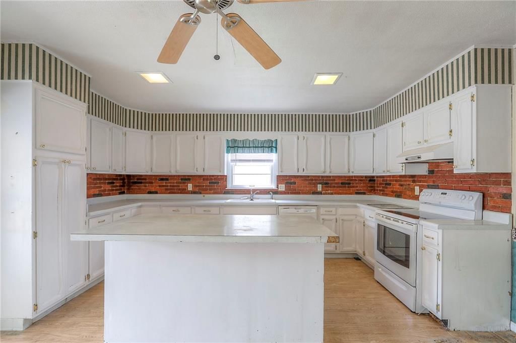 1800 S Harding Street — photo 17