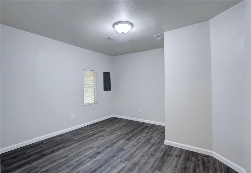 2318 S Forest Avenue — photo 20